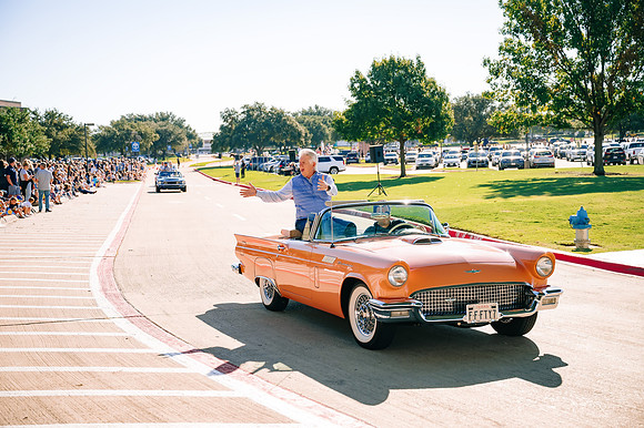 Parade3