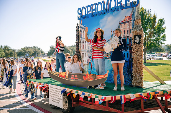 Parade48