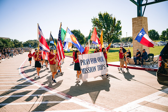 Parade2