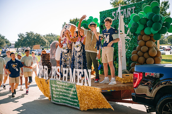 Parade37